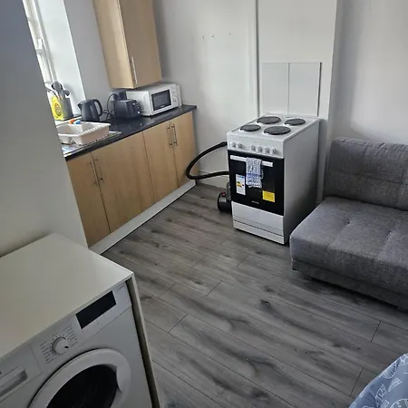 Stylish 1-bed Flat In Trendy Montpelier, *