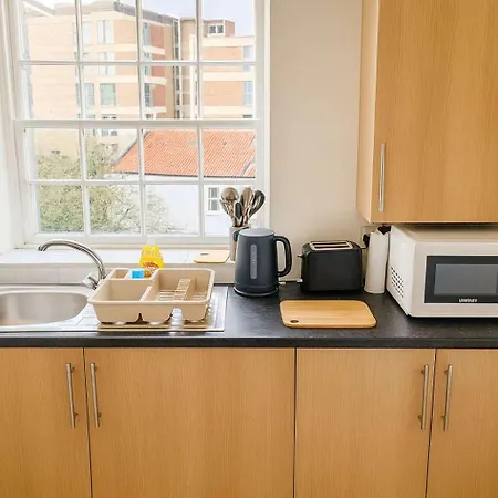 Stylish 1-bed Flat In Trendy Montpelier, Бристоль