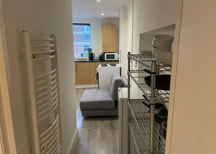 Stylish 1-bed Flat In Trendy Montpelier, Апартаменты *