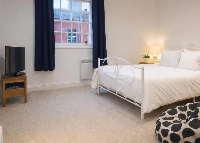 Stylish 1-bed Flat In Trendy Montpelier,