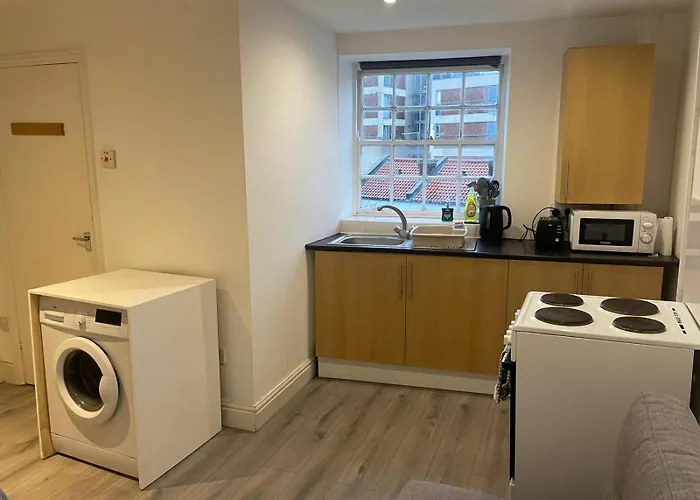 Stylish 1-bed Flat In Trendy Montpelier,